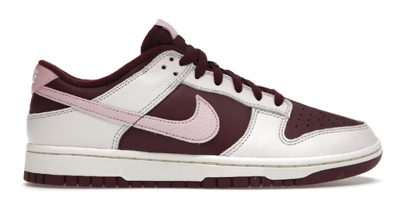 Nike Dunk Low Valentines Day (2023) - size  9