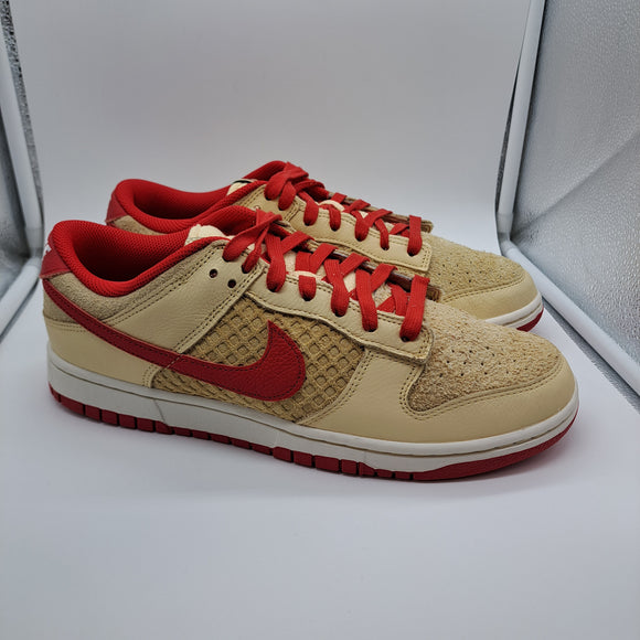 Nike Dunk Low Strawberry Waffle - size 11.5