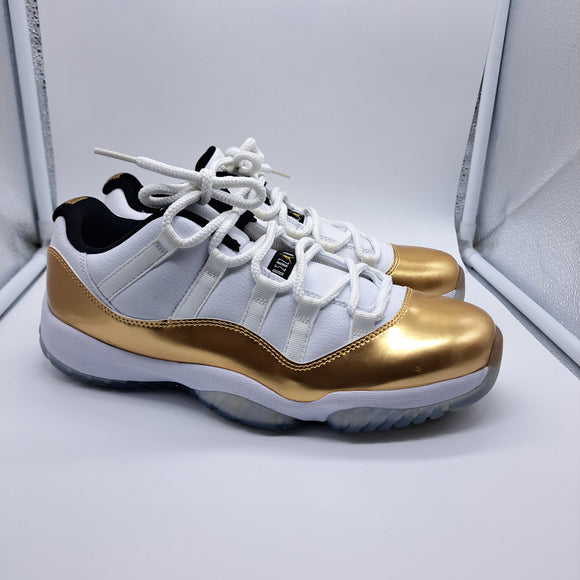 Jordan 11 Low Ceremony - size 8