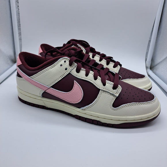 Nike Dunk Low Valentine's Day (2023) - size 8.5