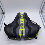 Jordan 10 Venom - size 5.5y
