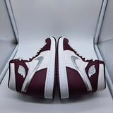 Jordan 1 Bordeaux - size 10.5